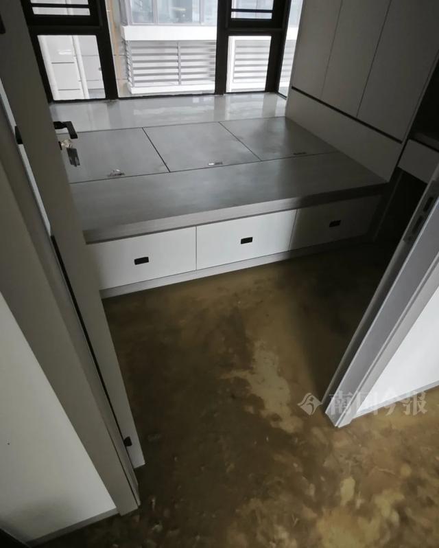 ！业主崩溃：全屋都是无法接受爱游戏app婚房被粪水浸泡